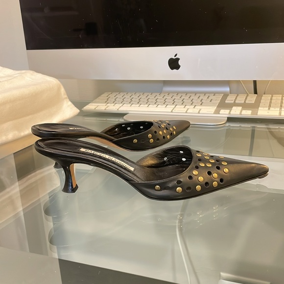 Manolo Blahnik studded mules kitten heel - Picture 2 of 9